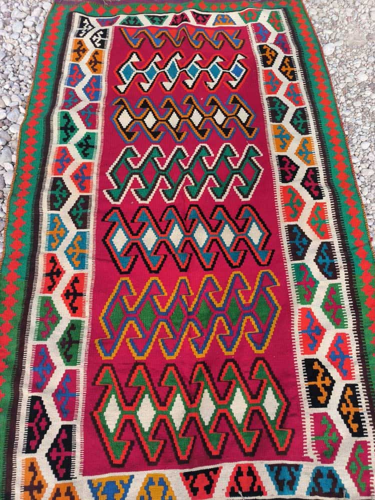 تمیزی فرش ها بعد از شستشو در قالیشویی زارع